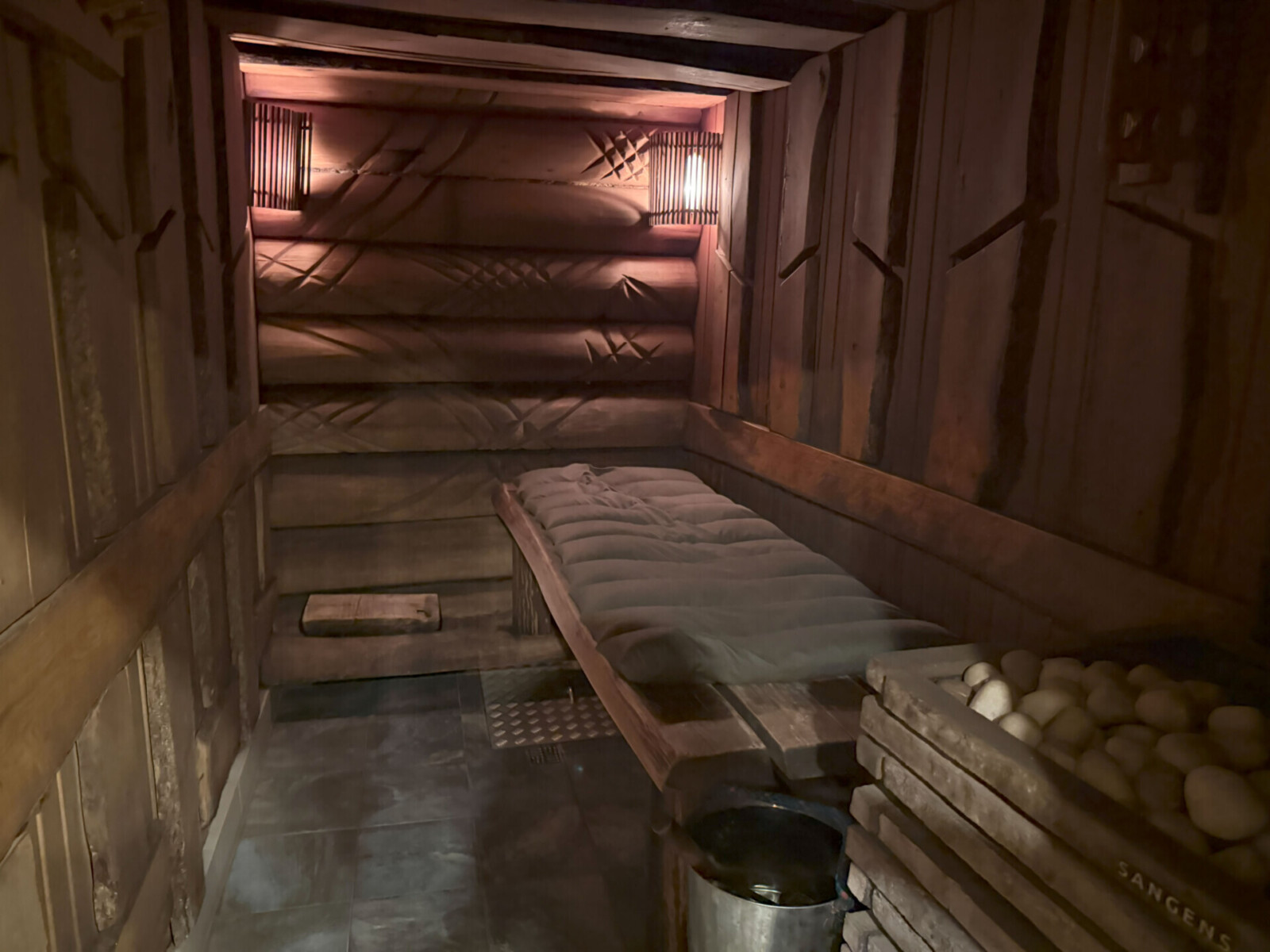 Вход в парную для индивидуальных парений