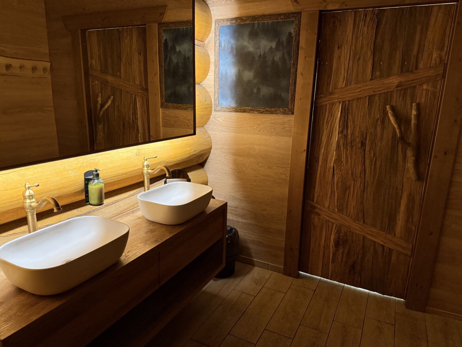 Умывальники в общей зоне