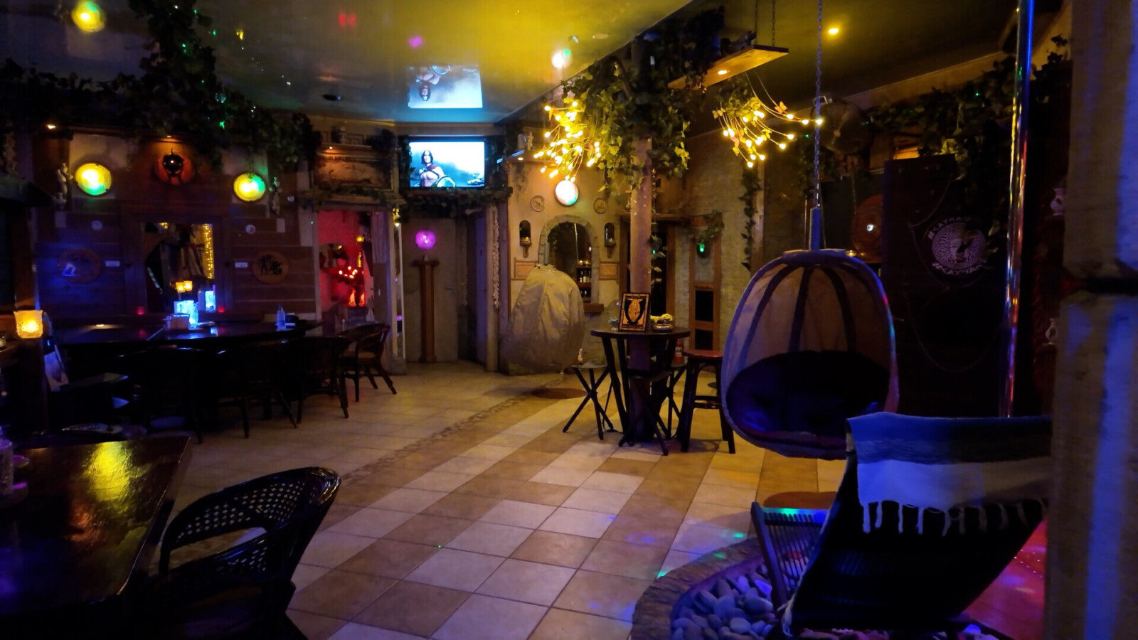 Основной зал