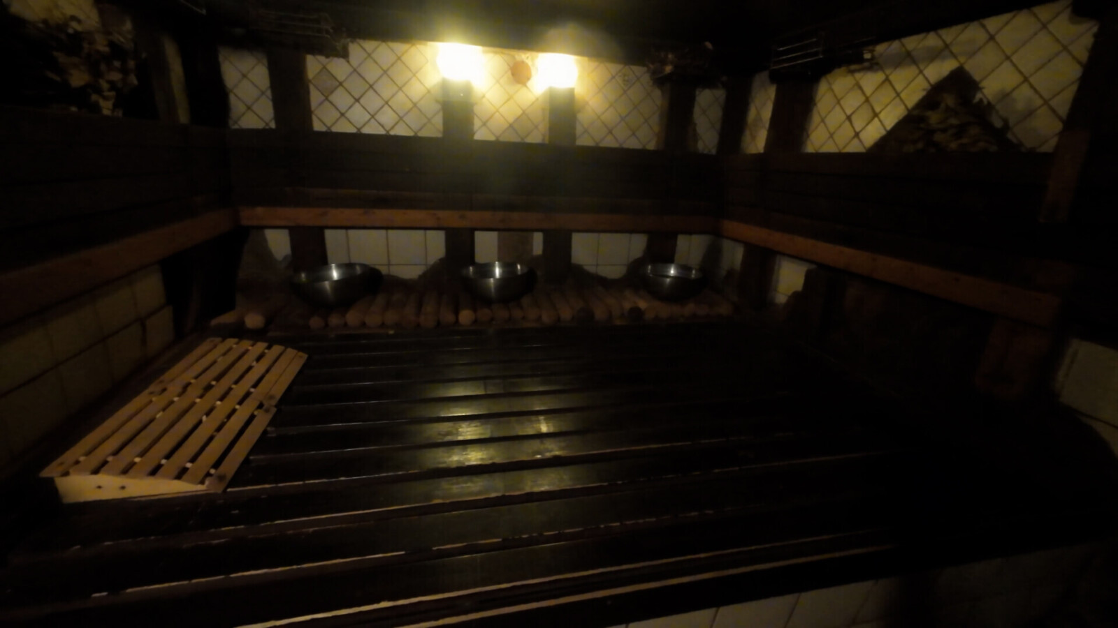 Очень широкий полок в бане